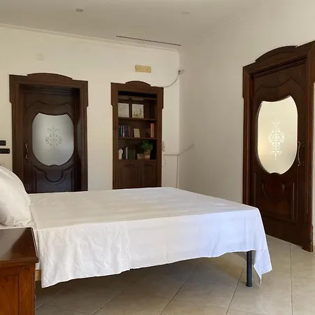 Matrimoniale Con Terrazzo 招待所 4*