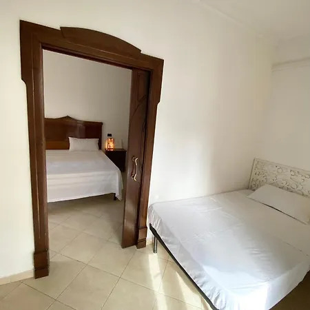 招待所 Matrimoniale Con Terrazzo 那不勒斯