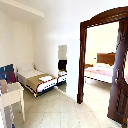 招待所 Matrimoniale Con Terrazzo 那不勒斯