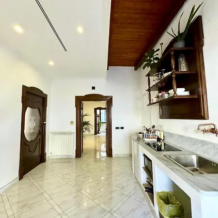 Matrimoniale Con Terrazzo 招待所 4*