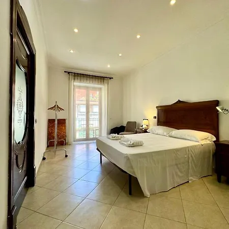 招待所 Matrimoniale Con Terrazzo 4*